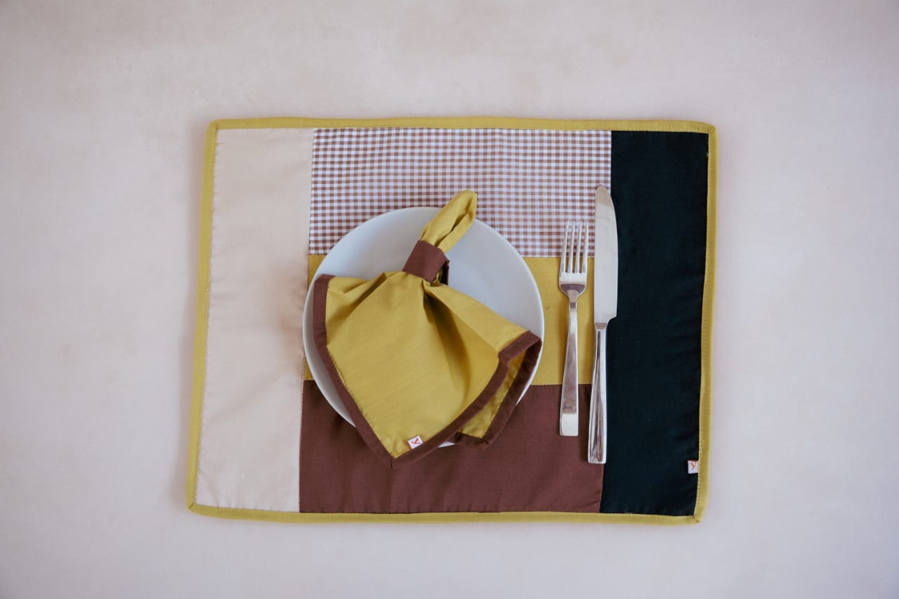 DOWN TO EARTH napkins (set of 4 mixed)