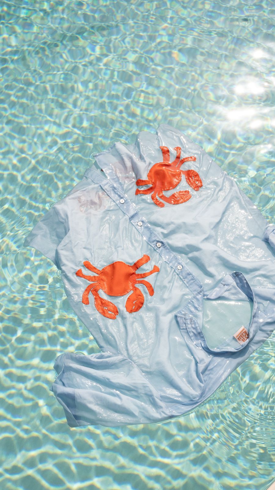 KAA shirt (pale blue+orange crabs)