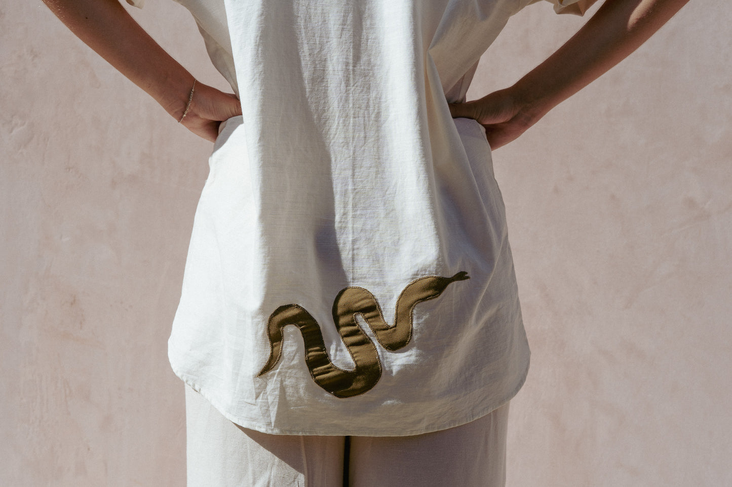 NYOKA shirt (off white + olive green snakes)