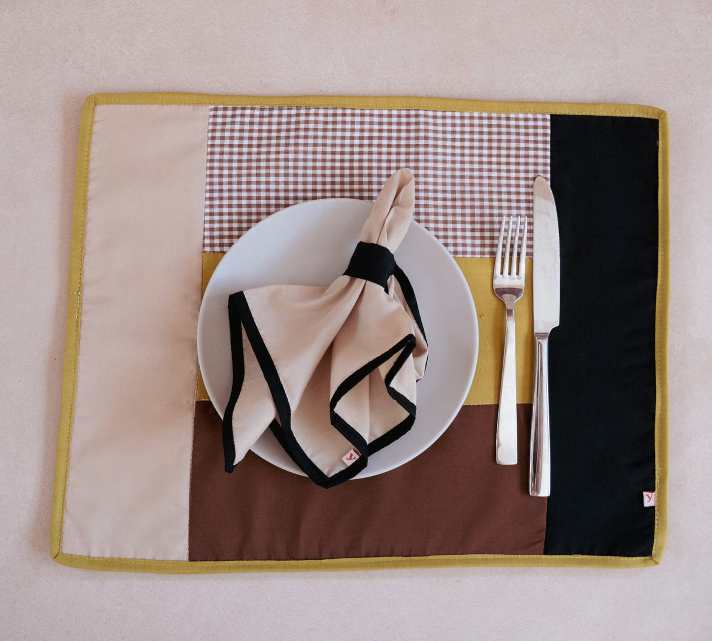 DOWN TO EARTH napkins (set of 4 mixed)