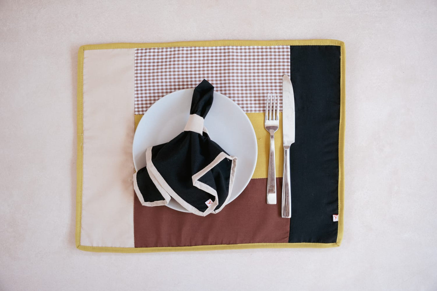 DOWN TO EARTH napkins (set of 4 mixed)