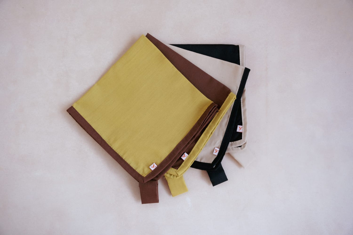 DOWN TO EARTH napkins (set of 4 mixed)
