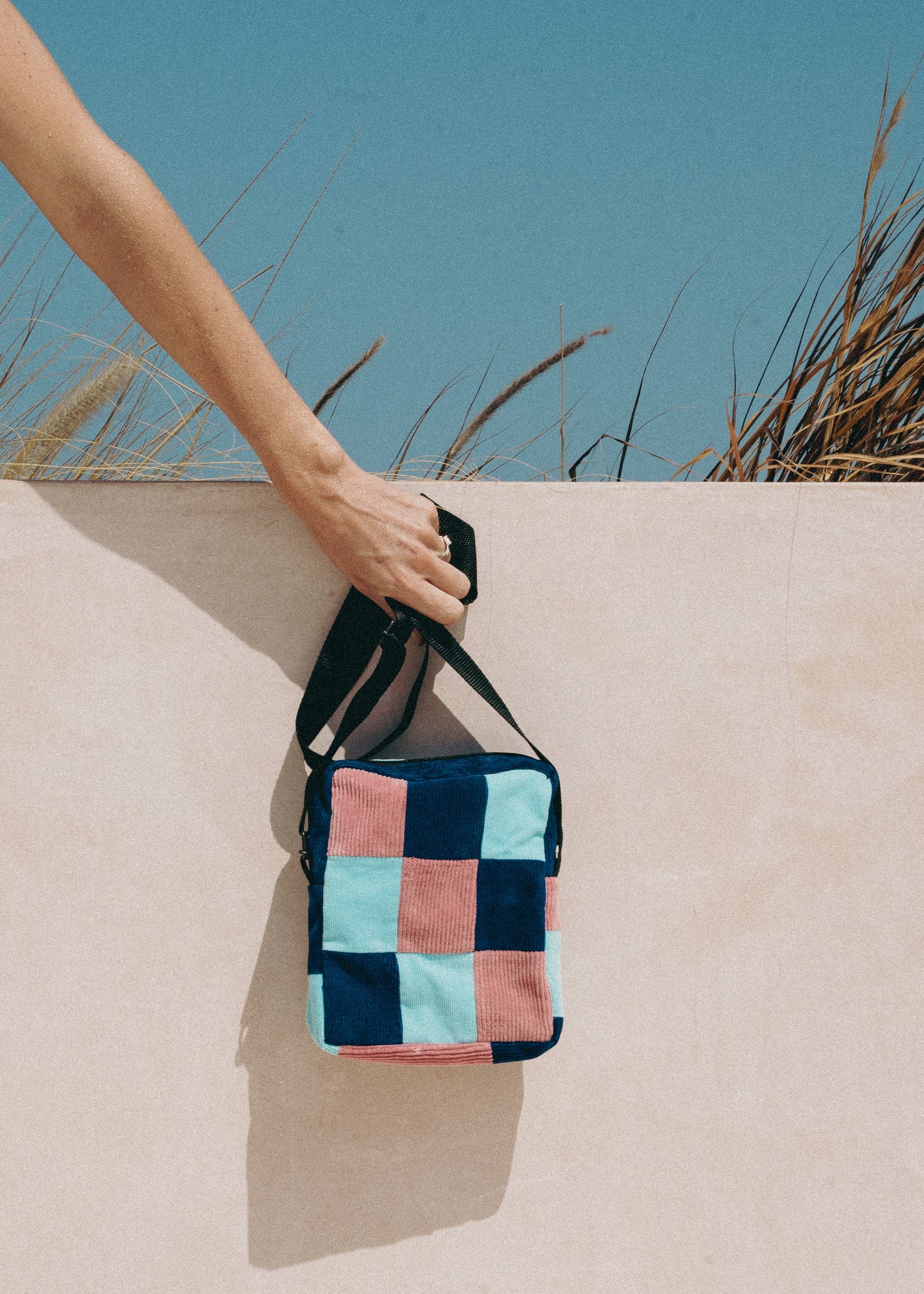 MWILI crossbody bag (pink+blue)