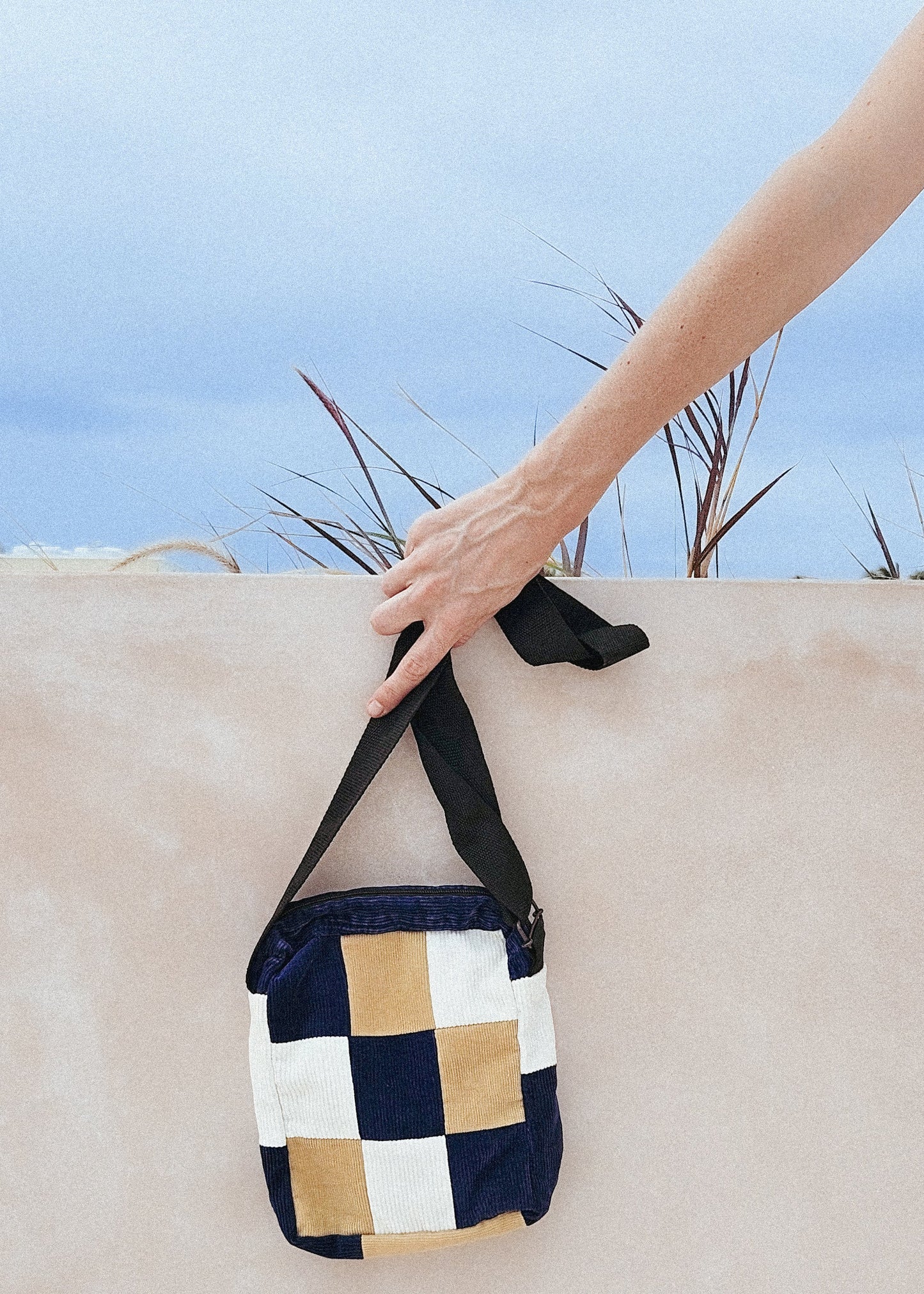 MWILI cross-body bag (Navy Blue + Tan + White)