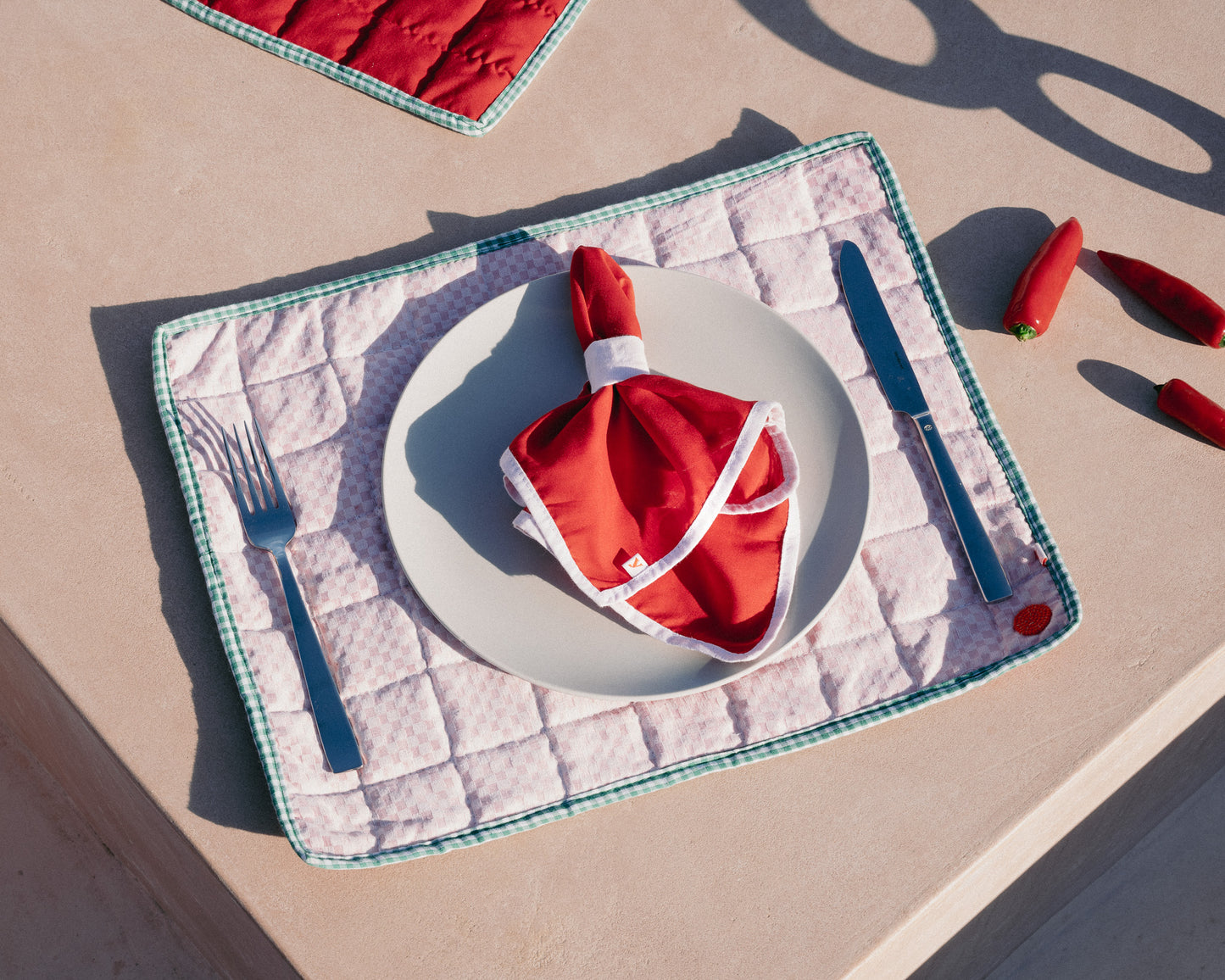 F A R A J A double-sided placemats (pink + red)