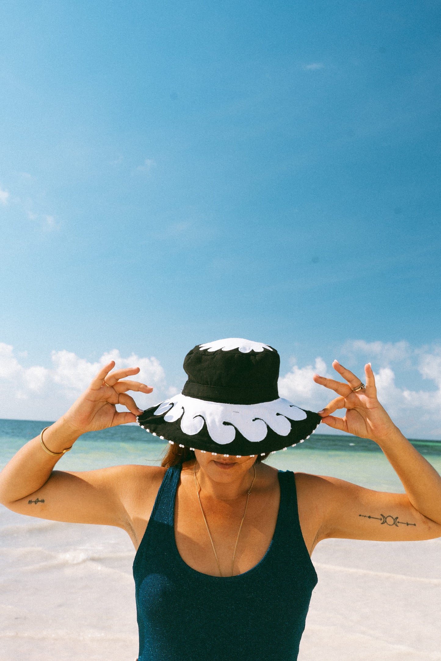 SIKUKUU bucket hat (Black)