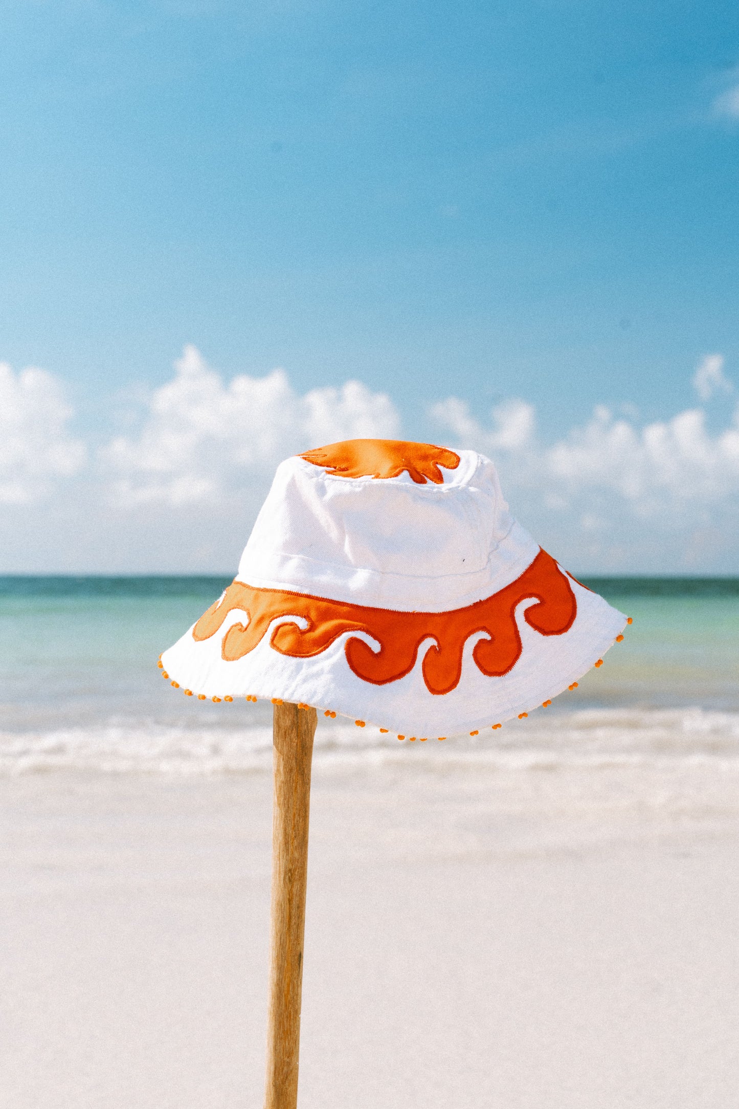 SIKUKUU Bucket hat (White)