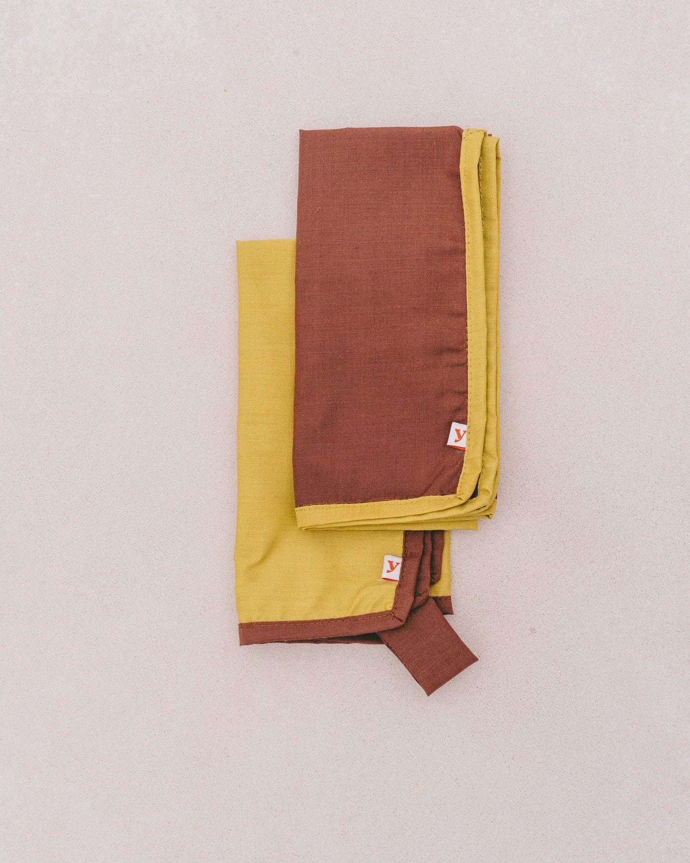 DOWN TO EARTH napkins (set of 4 mixed)