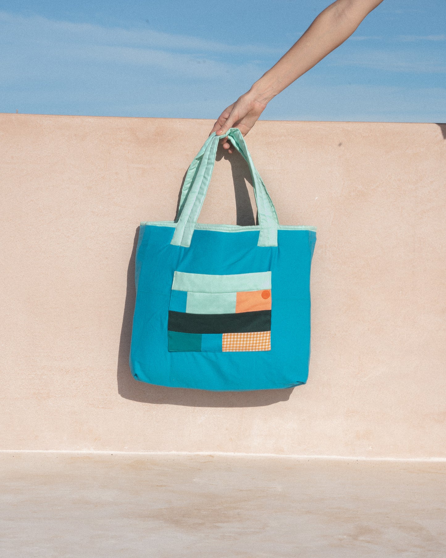 F A R A H A reversible bag (turquoise + orange)